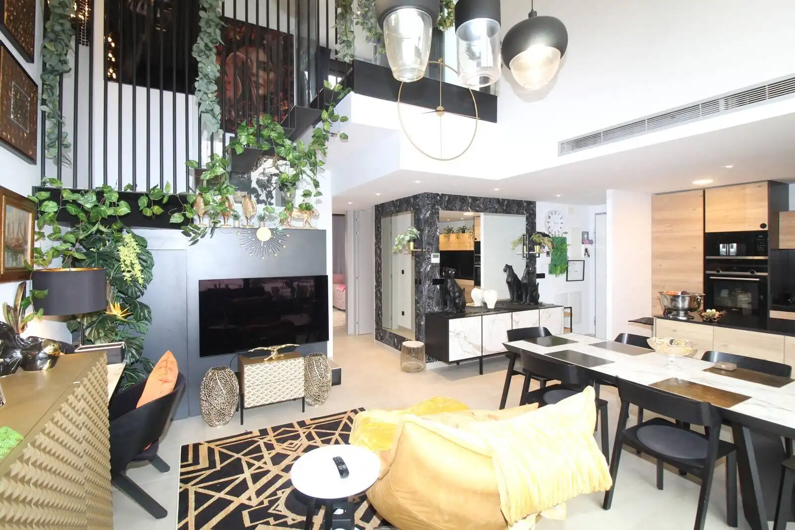 Sala d'estar de Apartament en venda en Orihuela amb Aire condicionat, Terrassa i Traster