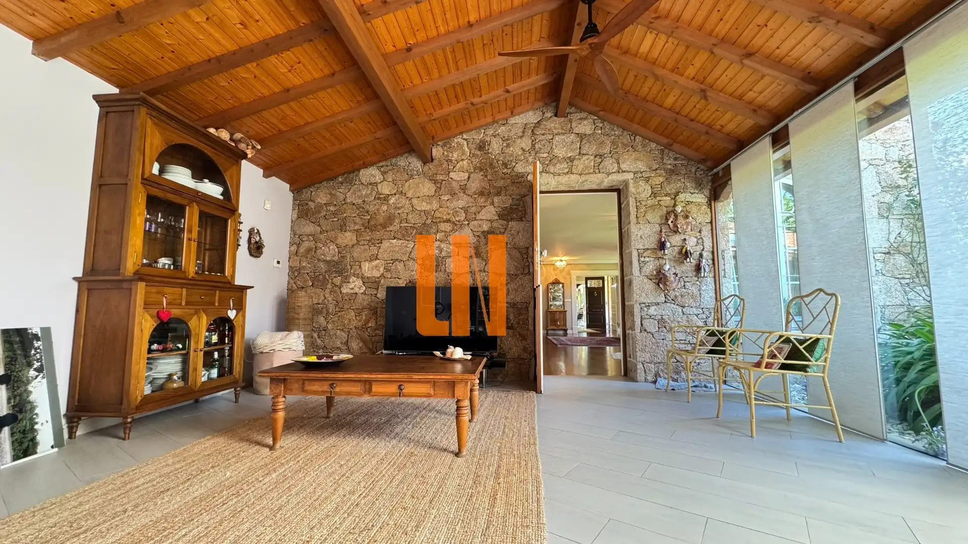 Sala de estar de Casa o chalet en venta en Culleredo con Calefacción, Jardín privado y Parquet
