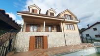 Exterior view of House or chalet for sale in Bárcena de Cicero  with Terrace and Swimming Pool