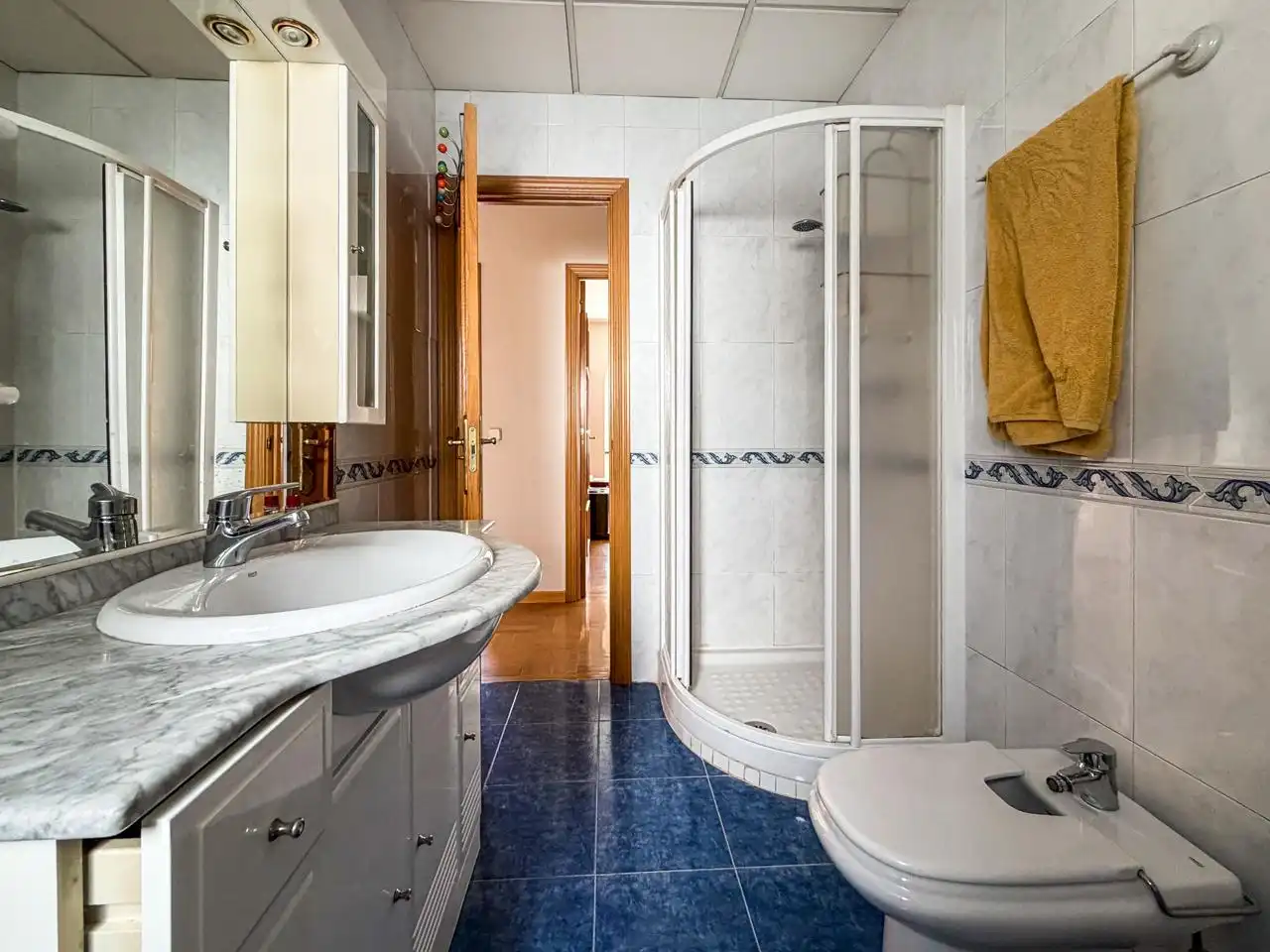 Baño de Piso en venta en Madrid con Calefacción, Parquet y Terraza