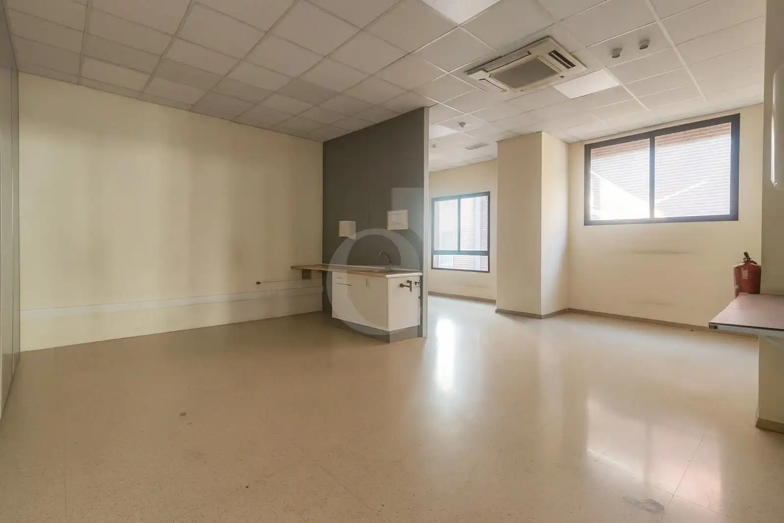 Büro zur Miete in TRAGINERS, Vara de Quart