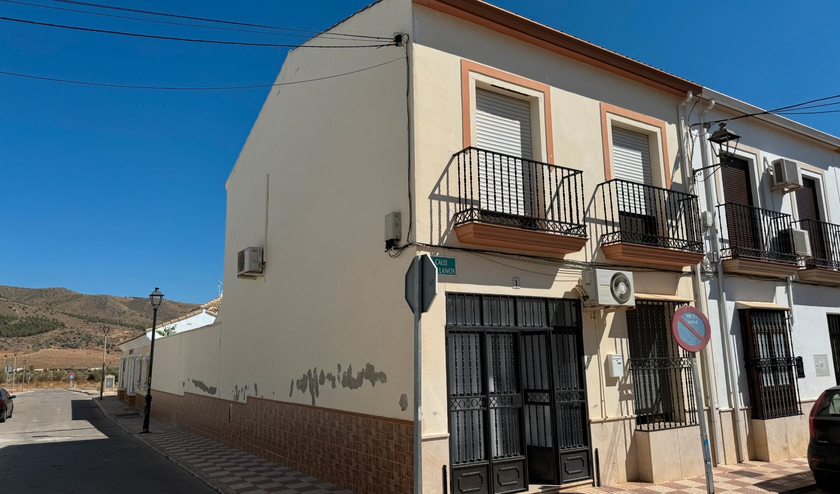 Vista exterior de Casa o xalet en venda en Sierra de Yeguas amb Terrassa