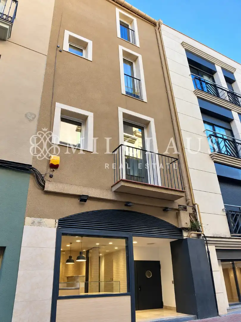 Casa con terraza en venta en Carrer de la Font Vella, imagen 3
