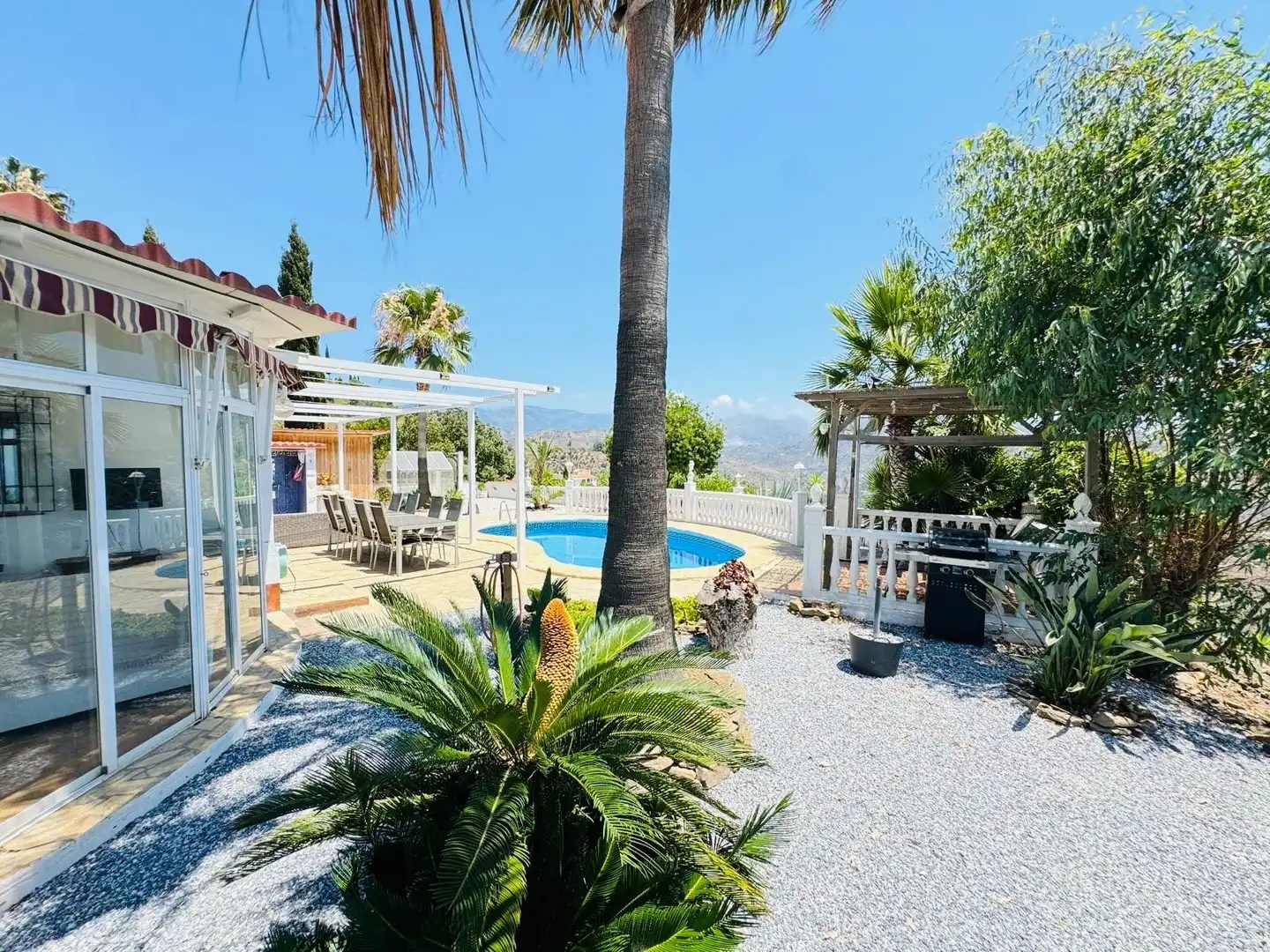 Vista exterior de Casa o xalet en venda en Arenas amb Aire condicionat, Jardí privat i Traster