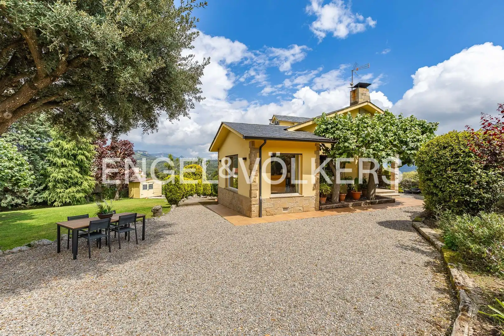 Vista exterior de Casa o chalet en venta en Sant Quirze Safaja con Calefacción, Jardín privado y Terraza