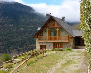 Vista exterior de Casa o xalet en venda en Vielha e Mijaran amb Balcó