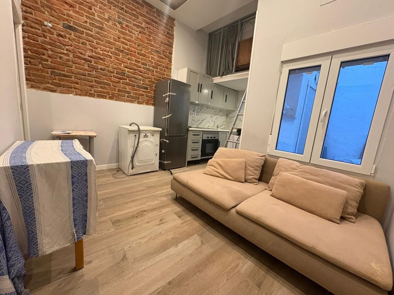 Sala d'estar de Planta baixa en venda en  Madrid Capital