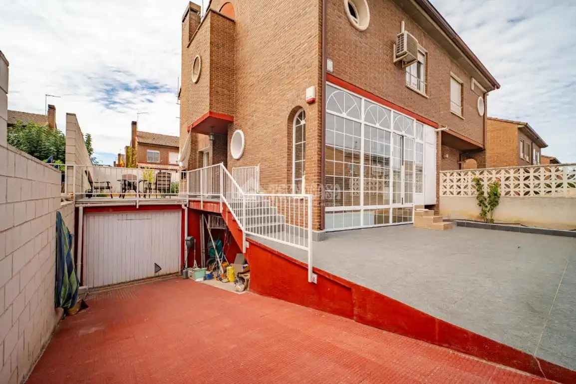 Maison jumelée avec piscine à vendre à La Poveda