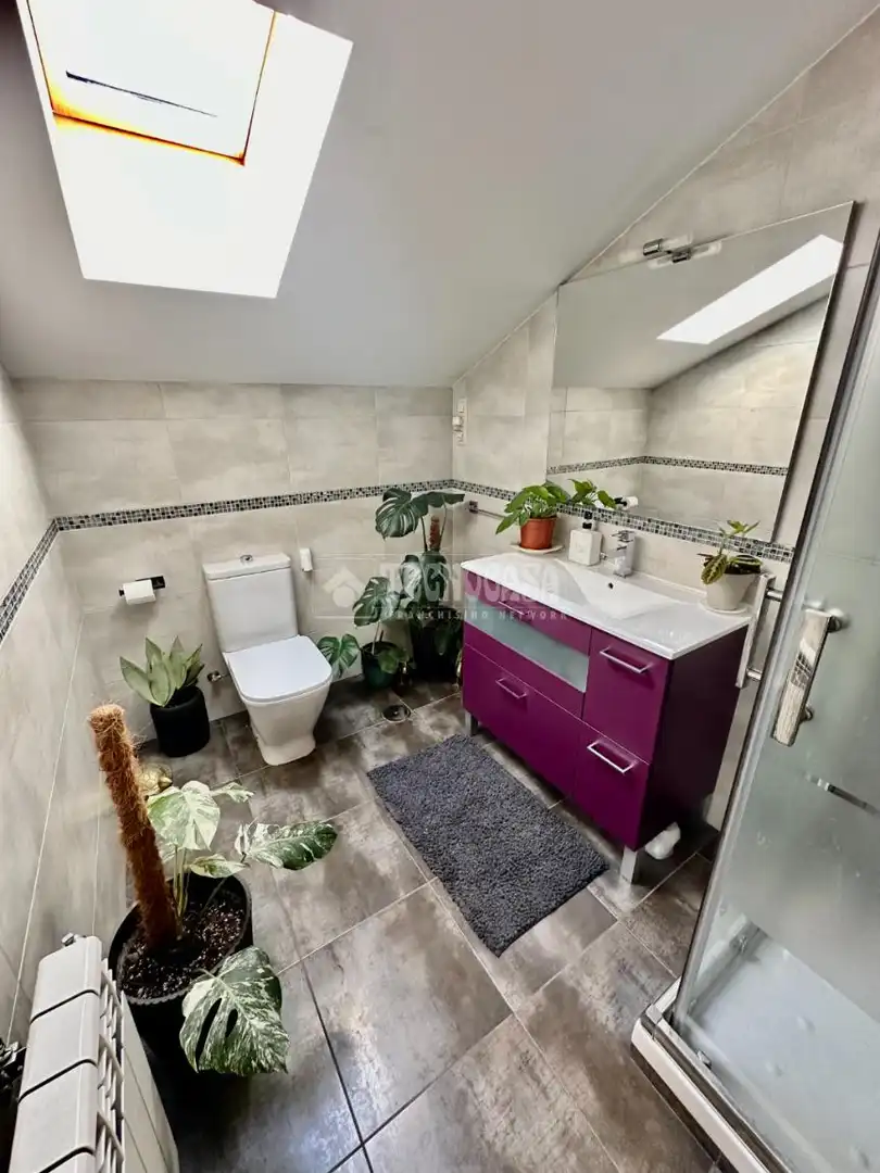 Baño de Casa adosada en venta en Pioz con Calefacción, Jardín privado y Parquet