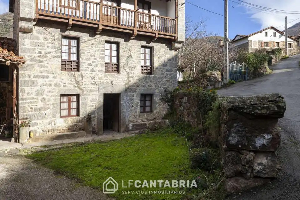 Exterior view of Houses for sale in Vega de Liébana
