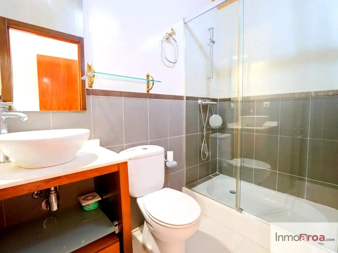 Baño de Piso en venta en Bétera con Aire acondicionado, Terraza y Trastero