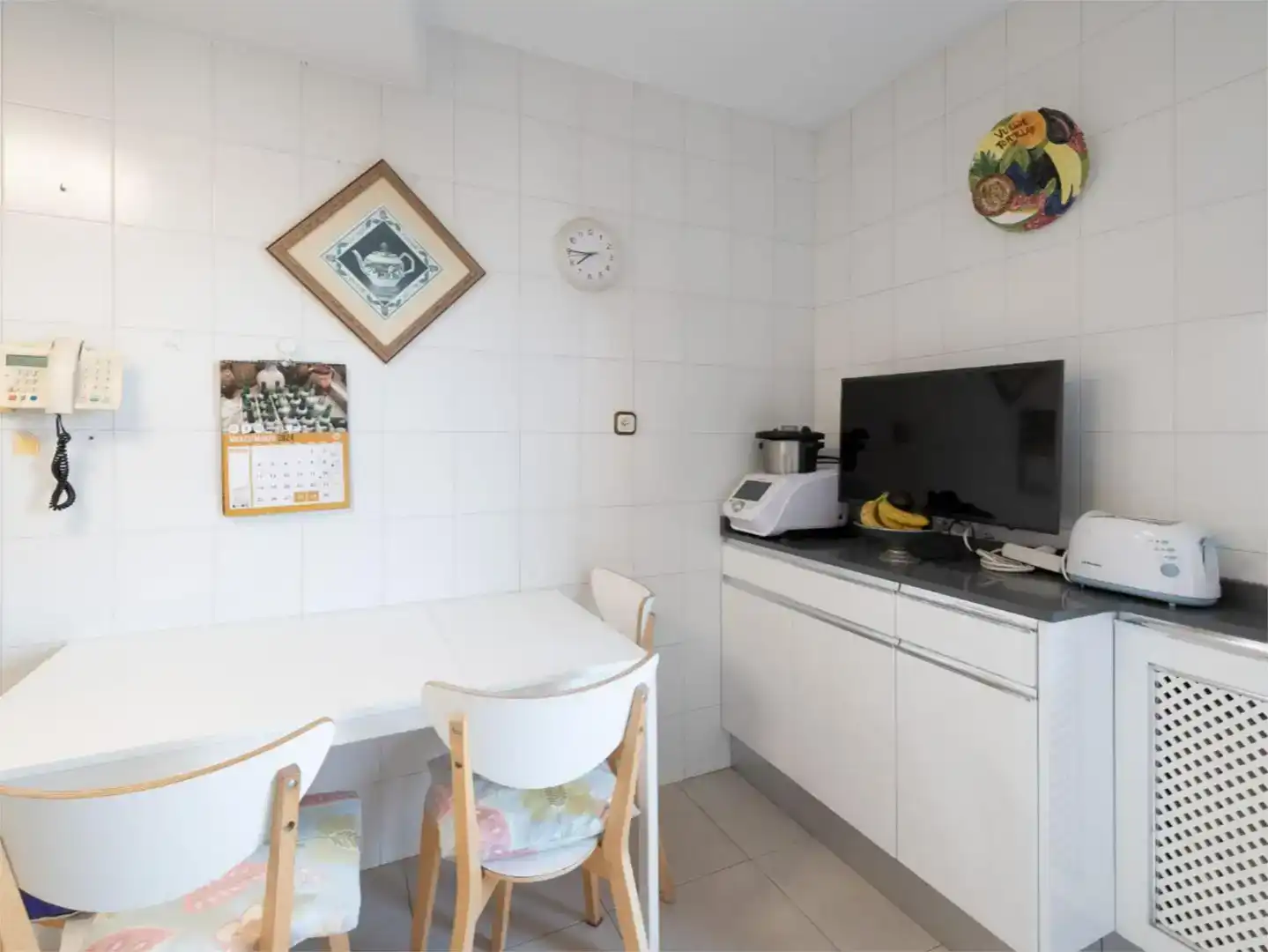 Cocina de Piso de alquiler en Gijón  con Parquet y Amueblado