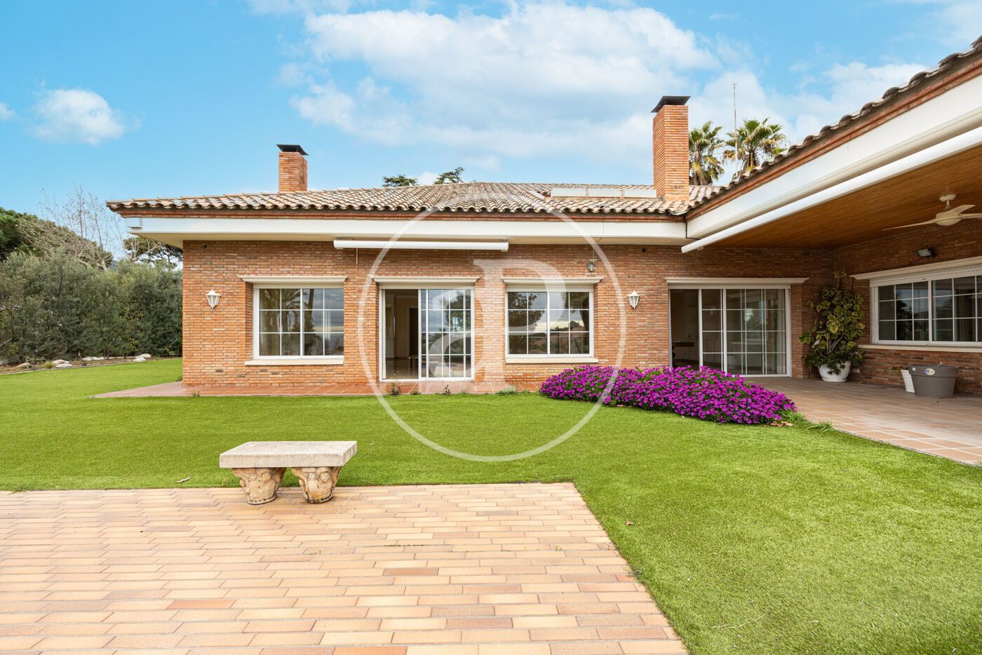 Jardí de Casa o xalet en venda en Tiana amb Aire condicionat, Calefacció i Jardí privat