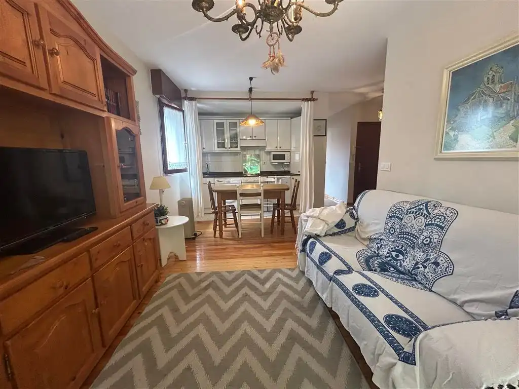 Sala de estar de Piso de alquiler en Val de San Vicente  con Calefacción, Parquet y Amueblado