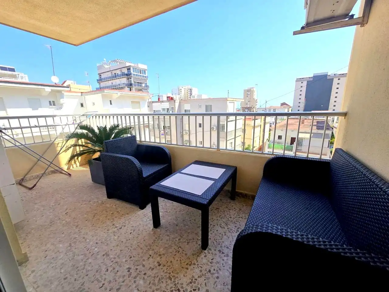 Terrasse von Wohnungen zum Verkauf in Gandia mit Klimaanlage, Terrasse und Möbliert