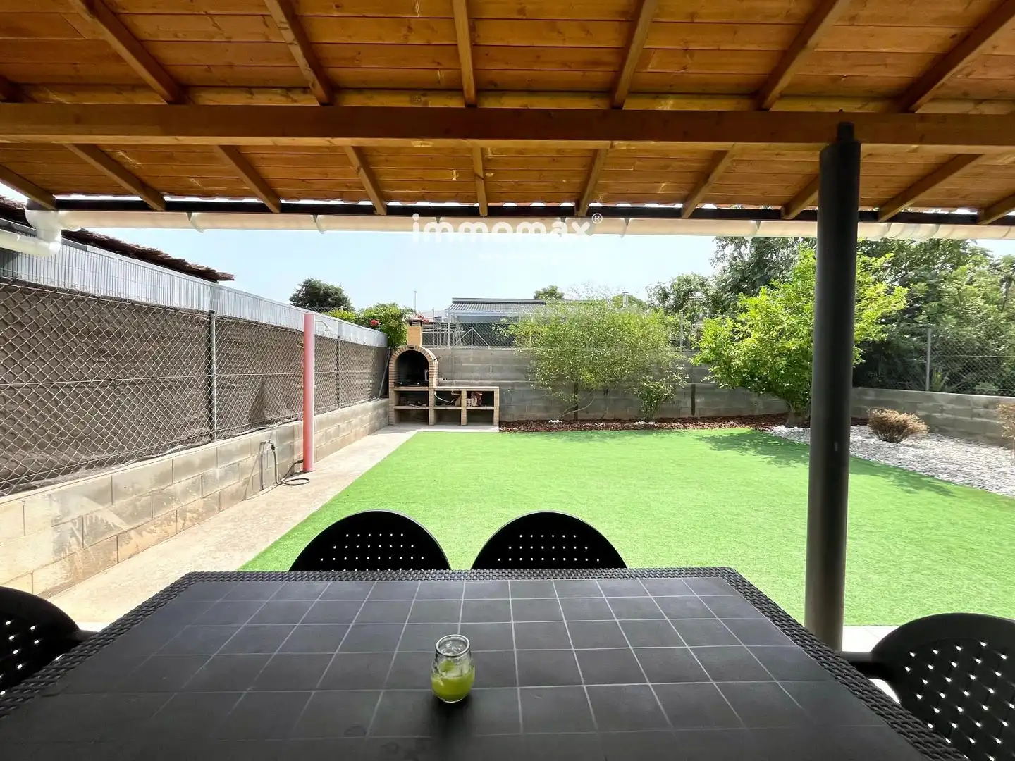 Terrassa de Casa o xalet en venda en Vilanova i la Geltrú amb Aire condicionat, Calefacció i Jardí privat