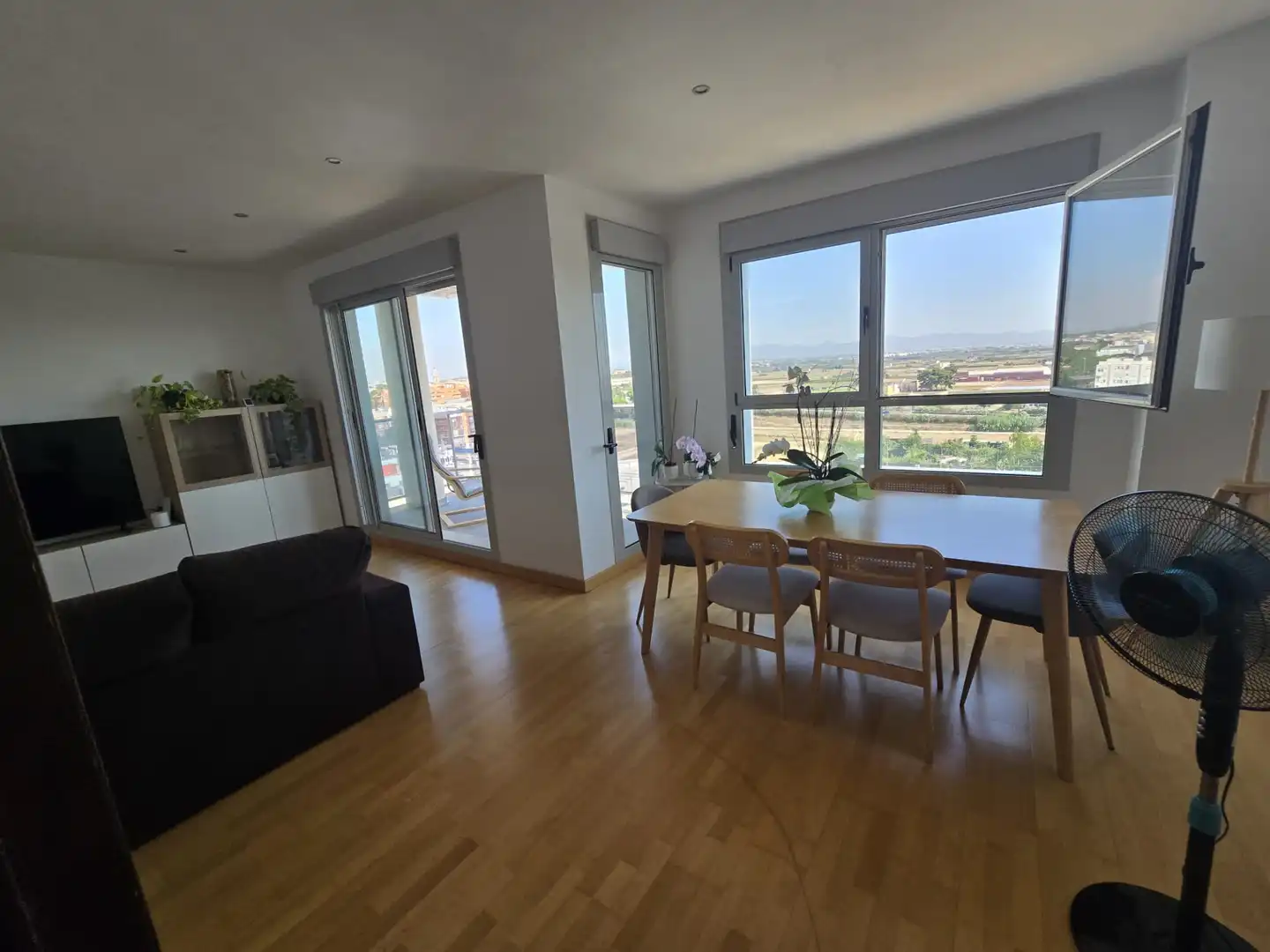 Sala d'estar de Pis de lloguer en Burjassot amb Calefacció, Forn i Rentadora