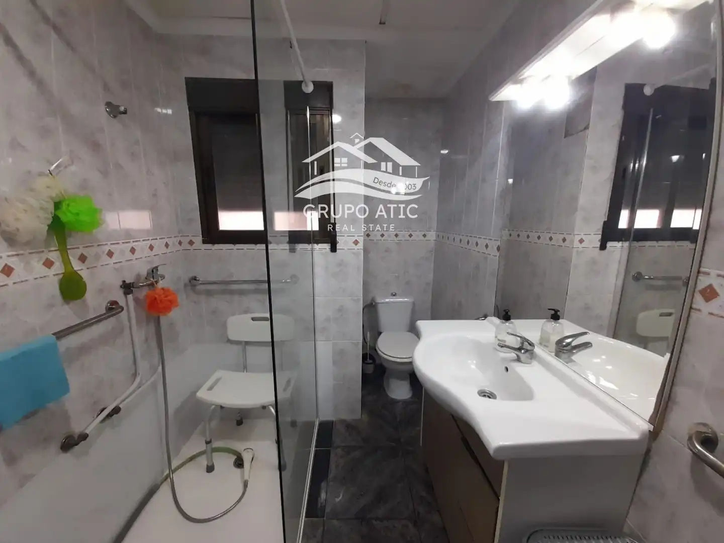 Bany de Pis en venda en Burriana / Borriana amb Terrassa, Traster i Moblat