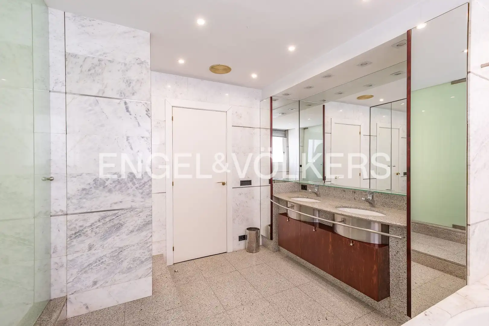 Baño de Casa o chalet en venta en Sant Cugat del Vallès con Aire acondicionado, Calefacción y Jardín privado