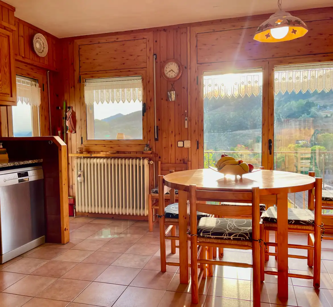Comedor de Casa o chalet en venta en Sant Pau de Segúries con Aire acondicionado, Jardín privado y Terraza