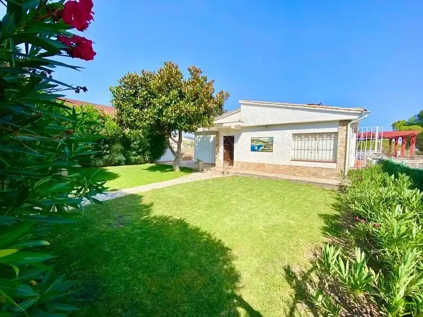 Vista exterior de Casa o xalet en venda en Lloret de Mar amb Aire condicionat, Calefacció i Jardí privat