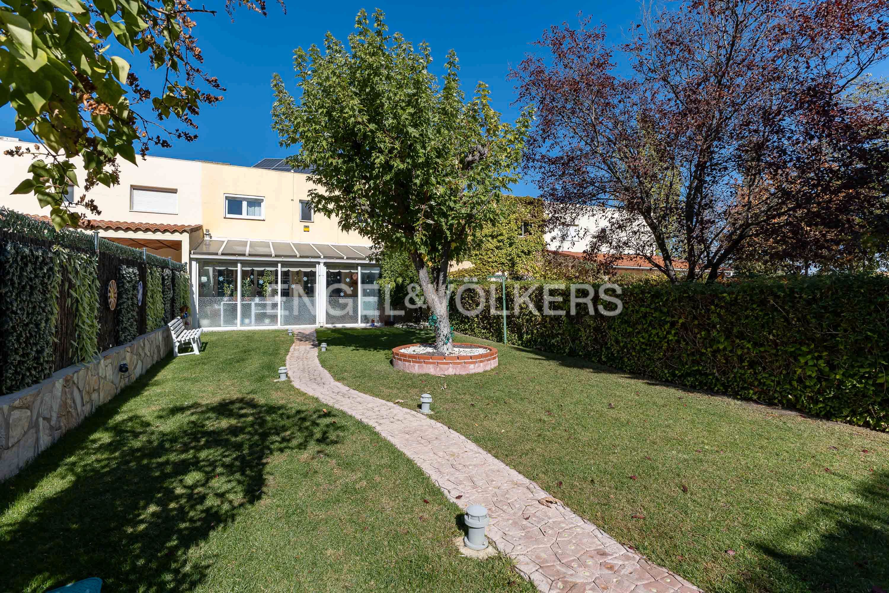 Jardí de Casa o xalet en venda en Las Rozas de Madrid amb Aire condicionat, Calefacció i Jardí privat