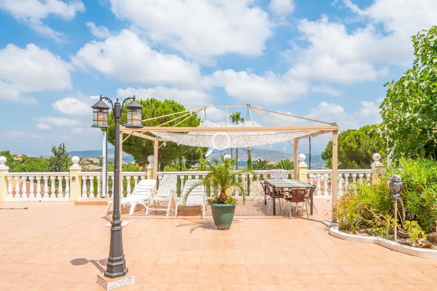 Terrassa de Casa o xalet en venda en Alhaurín de la Torre amb Aire condicionat, Jardí privat i Terrassa