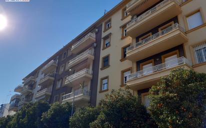 Exterior view of Flat for sale in  Sevilla Capital  with Air Conditioner, Terrace and Balcony