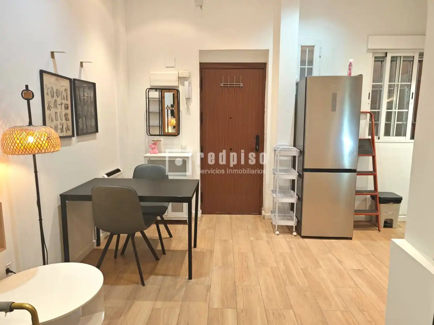 Cuina de Apartament de lloguer en Madrid amb Calefacció i Moblat