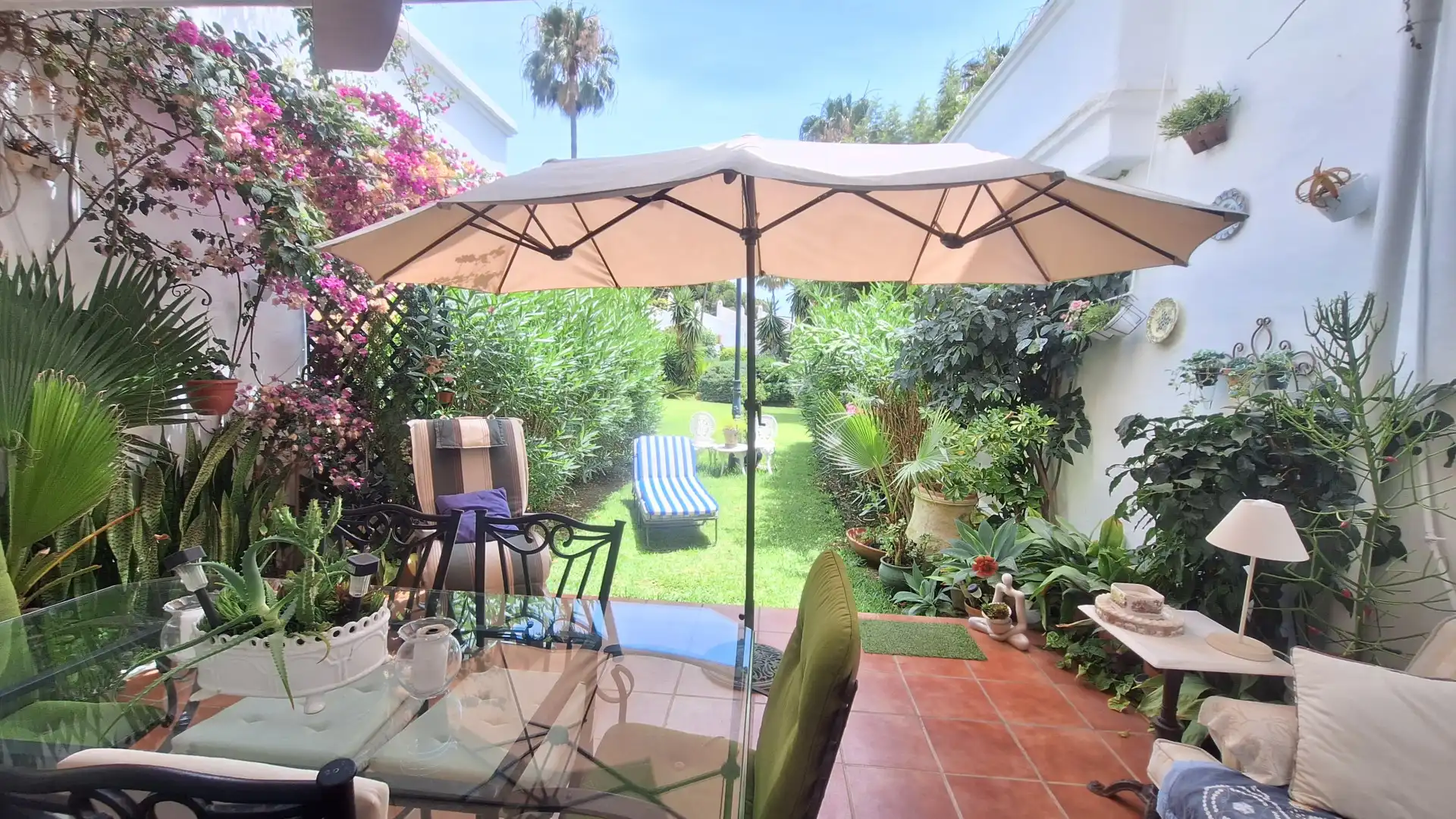 Terrace of Detached homes for sale in Estepona  with Air Conditioner, Terrace and Swimming Pool