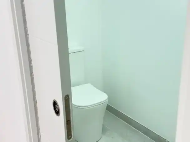 Baño de Oficina de alquiler en Armilla con Calefacción y Alarma