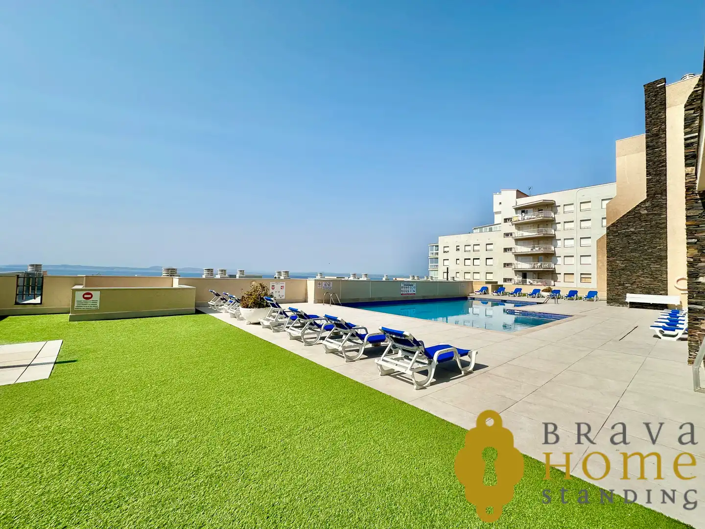 Piscina de Ático en venta en Roses con Aire acondicionado, Terraza y Trastero