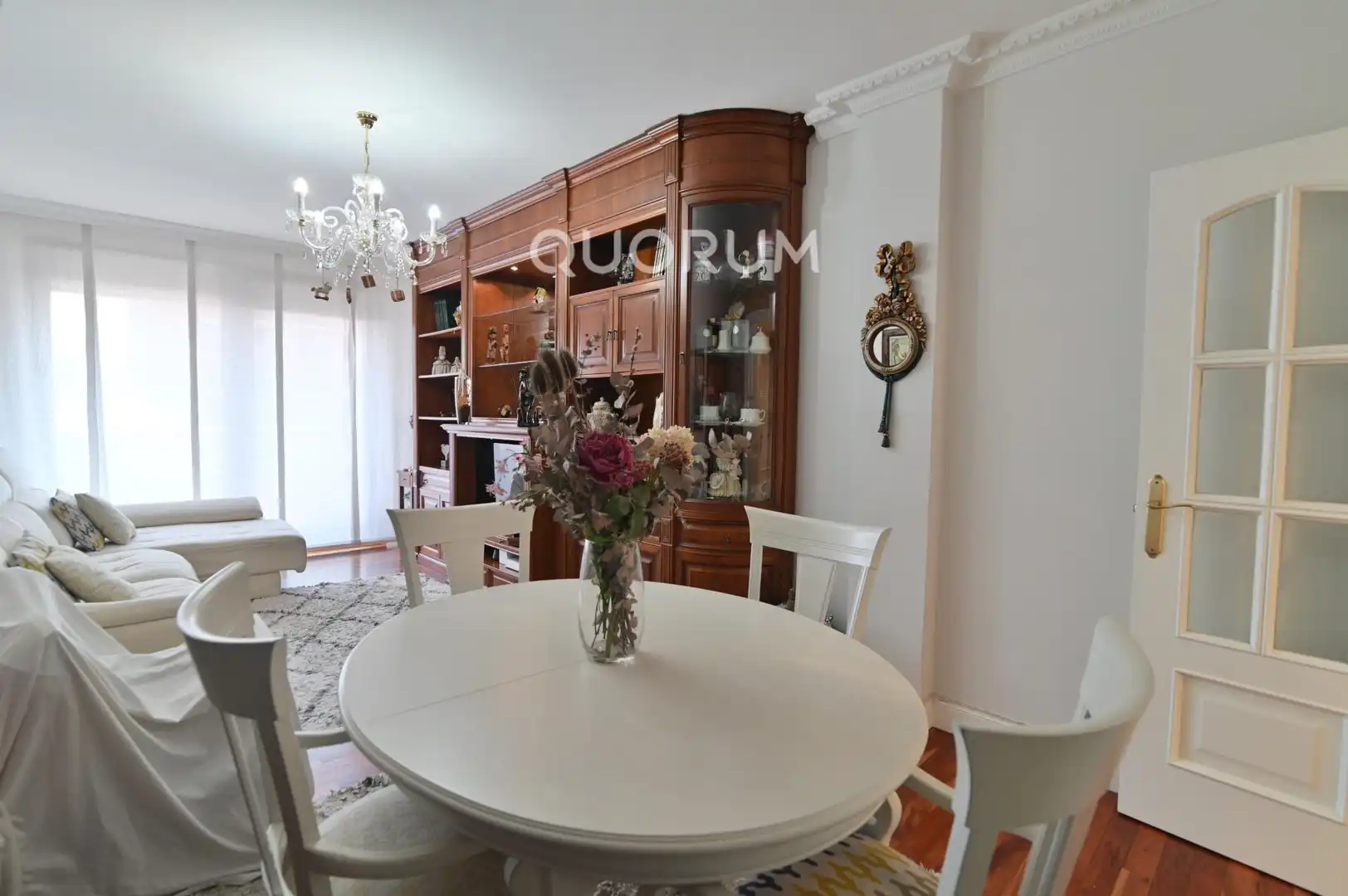 Comedor de Piso en venta en Bilbao  con Calefacción, Terraza y Amueblado