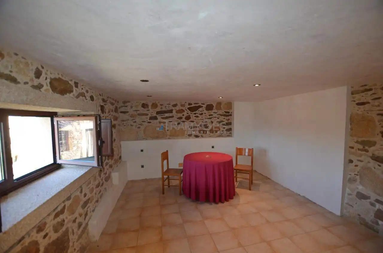Finca rústica en venta en O Rosal   con Calefacción, Jardín privado y Terraza