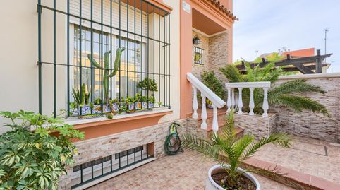 Foto 3 de Casa adosada en venta en Calle Luis Cernuda #75, Arco Norte - Avda. España, Dos Hermanas