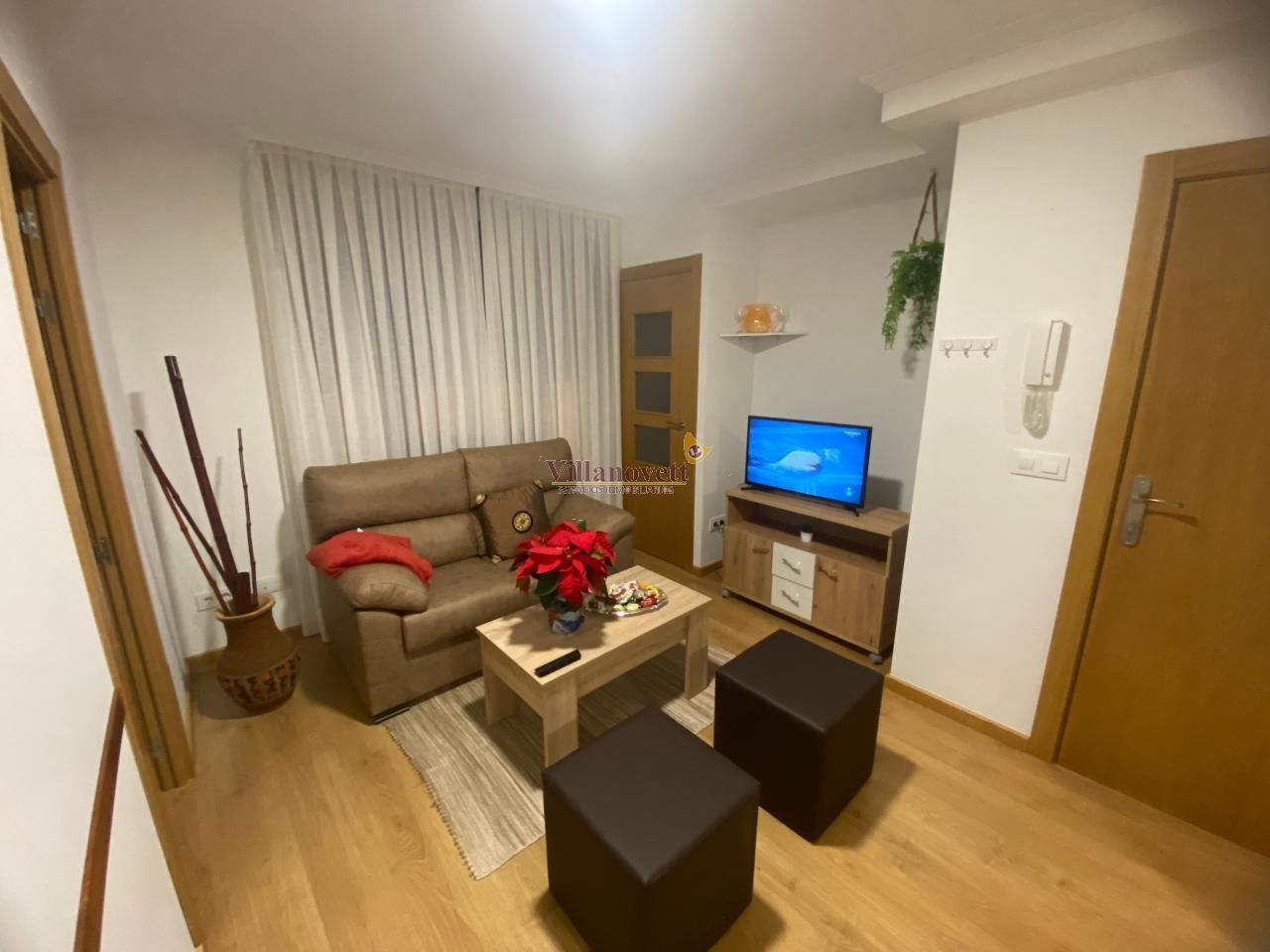 Sala d'estar de Apartament de lloguer en Vigo  amb Calefacció, Terrassa i Moblat