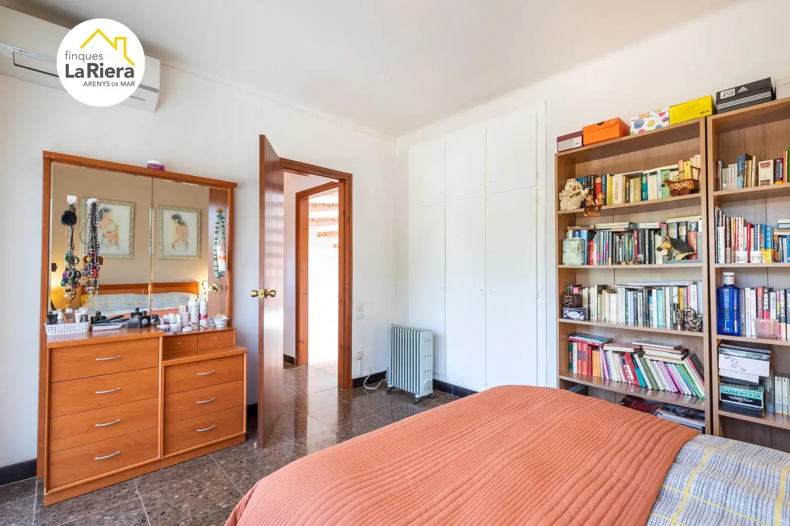 Bedroom of Houses for sale in Arenys de Munt  with Air Conditioner, Private garden and Terrace