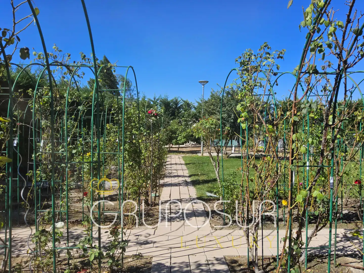 Jardí de Casa o xalet en venda en Boecillo amb Aire condicionat, Calefacció i Jardí privat