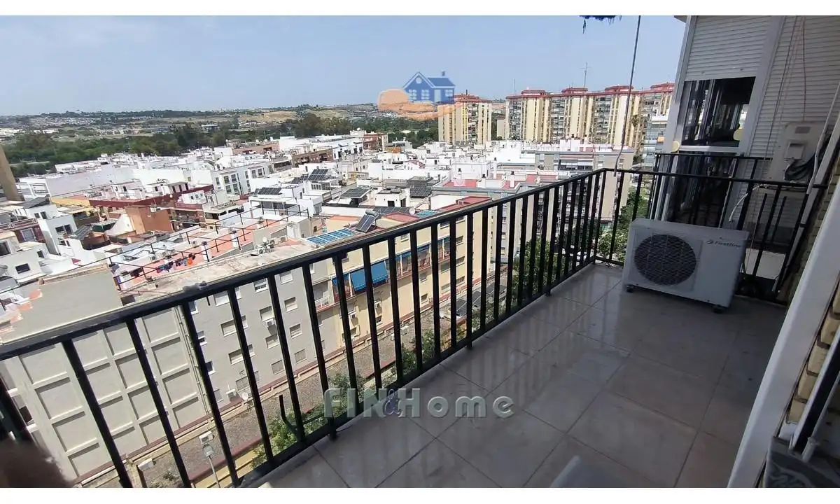 Vista exterior de Piso en venta en Sevilla con Amueblado