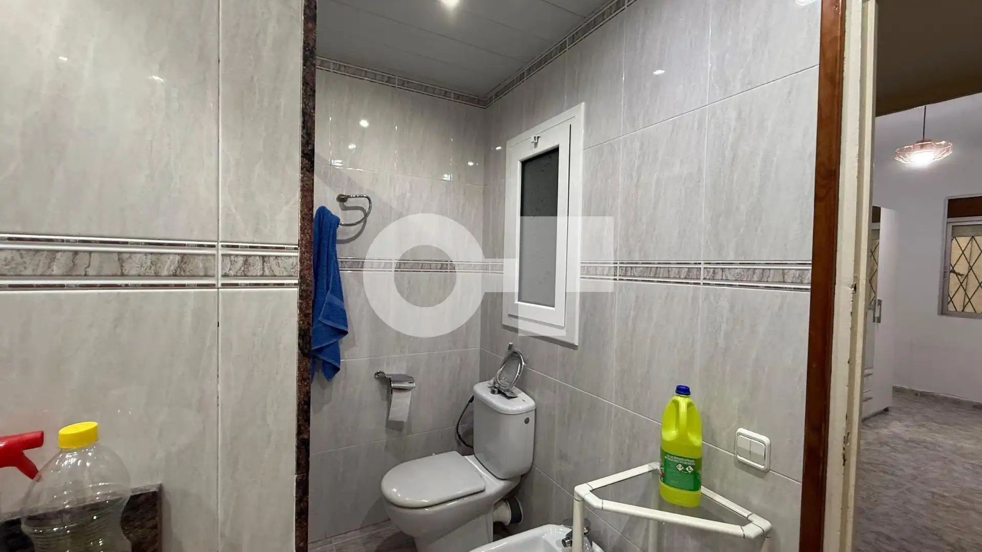 Badezimmer von Wohnung zum Verkauf in Barcelona mit Heizung, Möbliert und Alarm