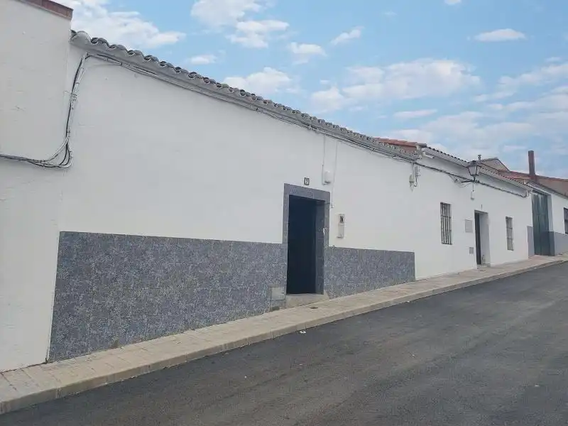 Vista exterior de Casa adosada en venda en Valencia de las Torres