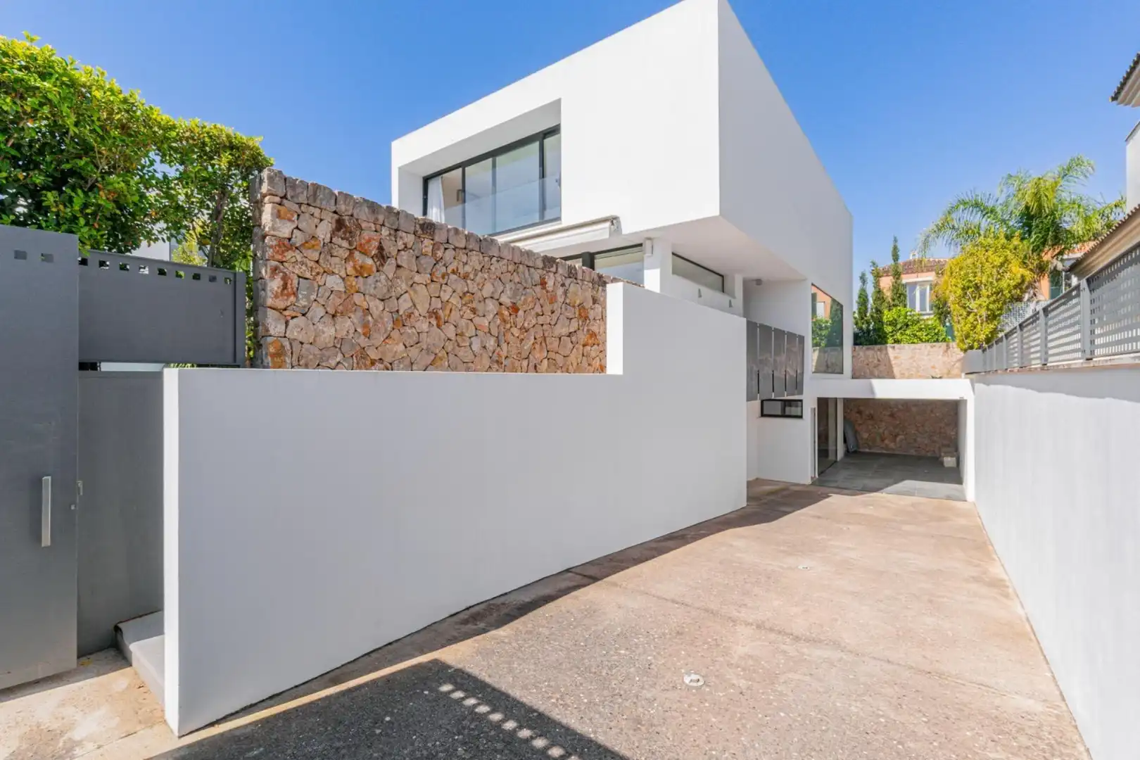 Vista exterior de Casa o xalet en venda en  Palma de Mallorca amb Aire condicionat, Calefacció i Jardí privat