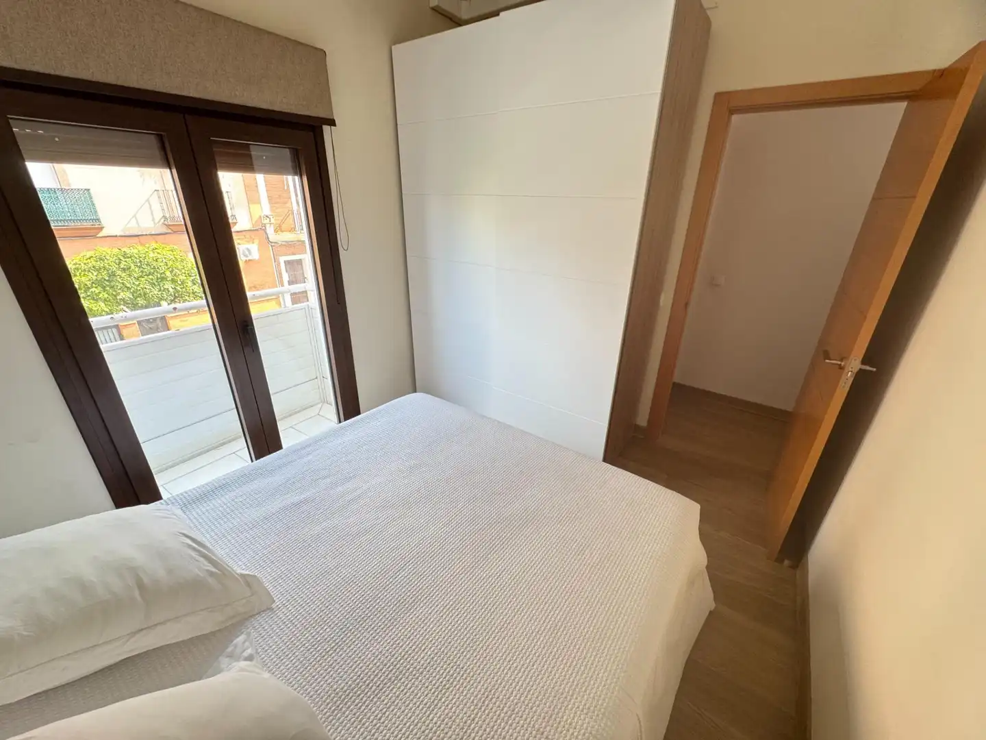 Dormitori de Casa o xalet en venda en Dos Hermanas amb Aire condicionat, Jardí privat i Terrassa