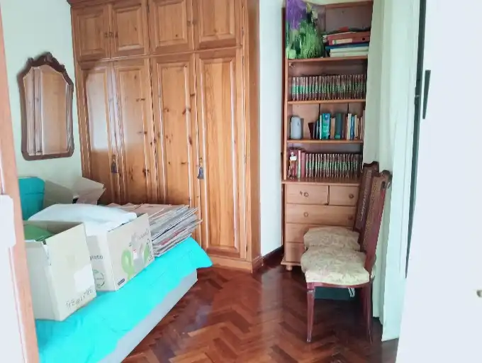 Schlafzimmer von Wohnung zum Verkauf in Santander mit Parkett, Möbliert und Waschmaschine