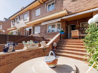 Casa a schiera con piscina in vendita a Restón I - Restón II