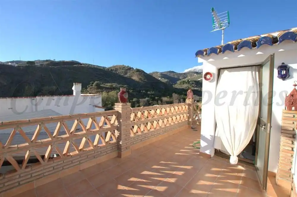 Casa amb terrassa en venda a Árchez, imagen 2