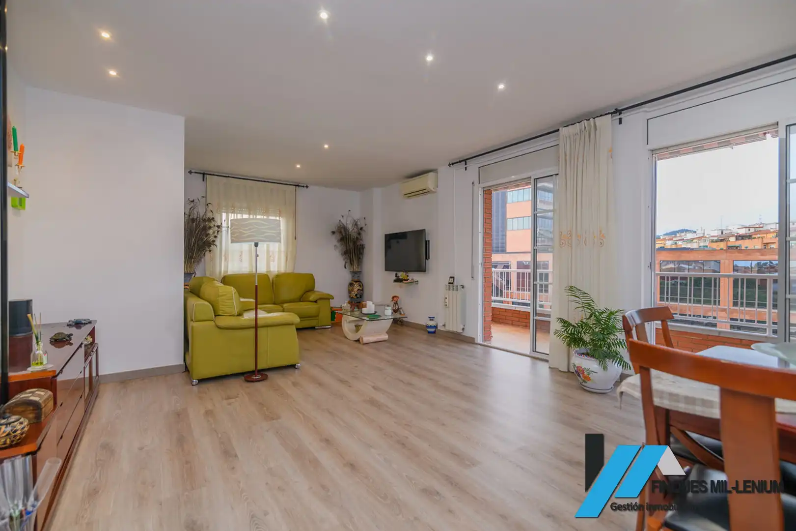 Flat for sale in Passeig Maragall