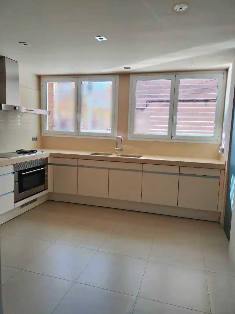 Casa a schiera con terrazza in vendita a Carrer de l'Agricultura, imagen 8