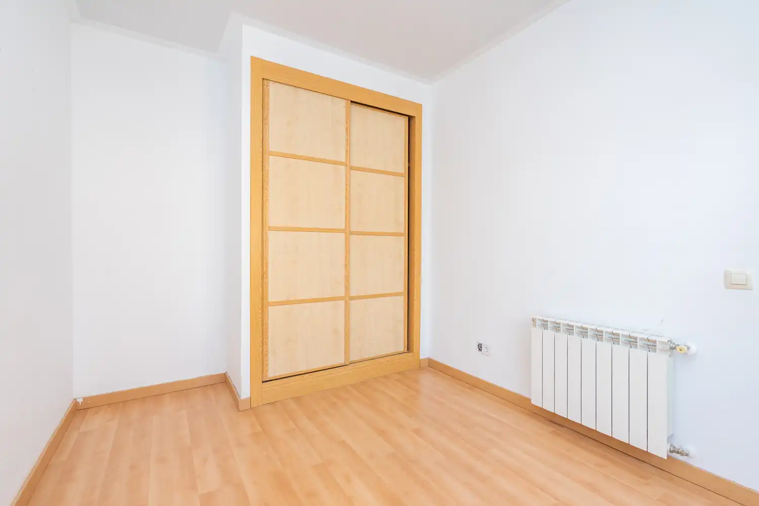 Habitación de Casa adosada en venta en Santa Cruz del Retamar con Calefacción y Piscina