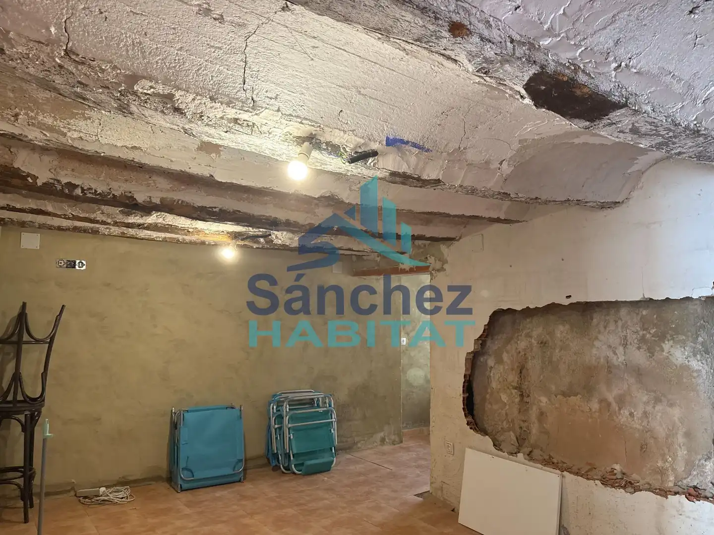 Finca rústica en venda en Chelva amb Jardí privat, Terrassa i Traster